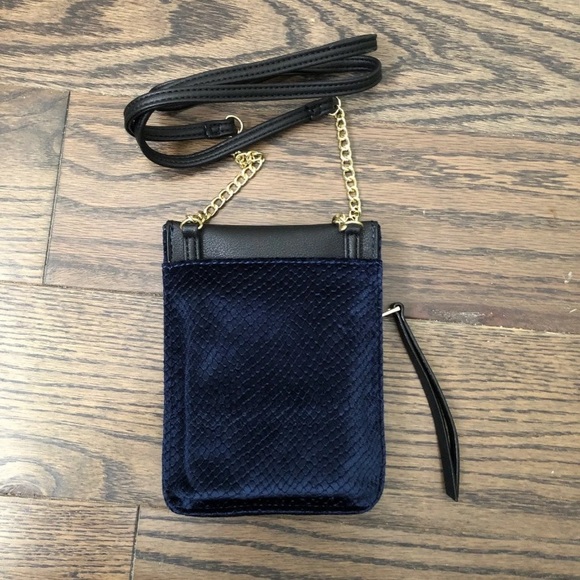 Juicy Couture Mini Crossbody - Picture 2 of 4